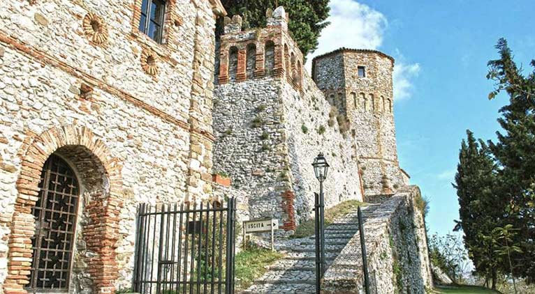 Cosa Vedere Montebello Castello Azzurrina Guida